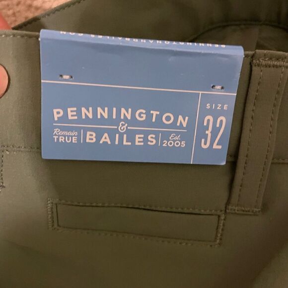 Pennington & Bailes Men Green Shorts - Size 32- NWT - Picture 3 of 9